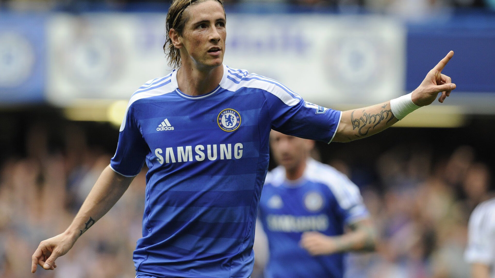 德罗巴新星重返赛场表现突出，中国队前途光明！赢得满堂喝彩